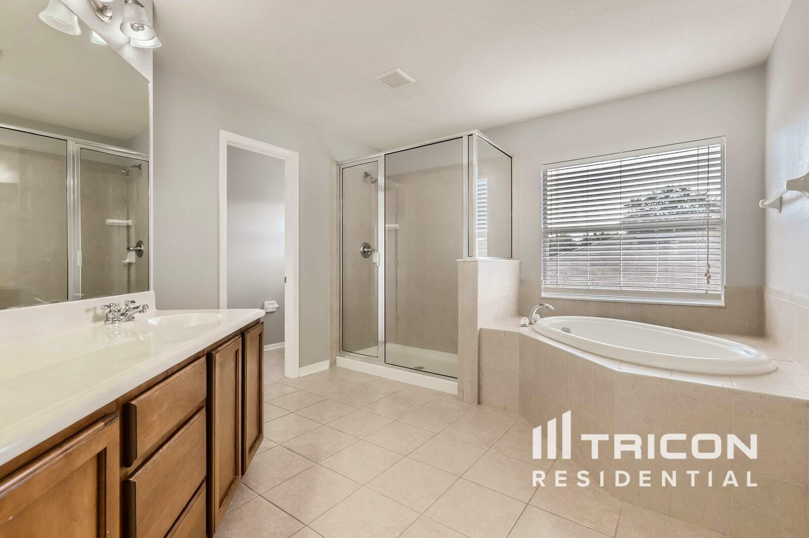 Building Photo - 4422 Fieldview Cir