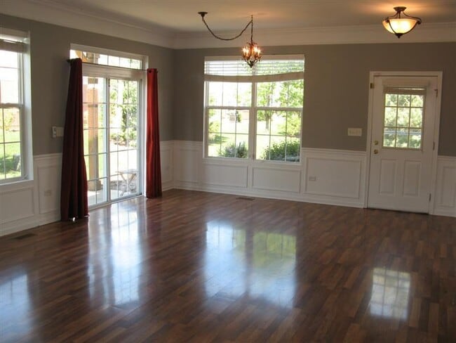 Building Photo - 24019 Walnut Cir