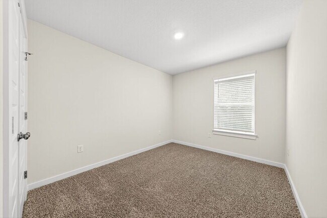 Building Photo - 51 S Main Deck Dr