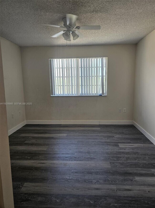 Building Photo - 4163 N Haverhill Rd