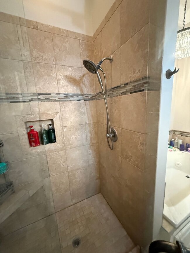 Building Photo - Must See this Beautiful  3/2 Townhome  Ava...