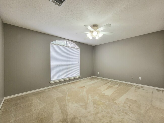 Building Photo - 309 Rolling Hills Dr W
