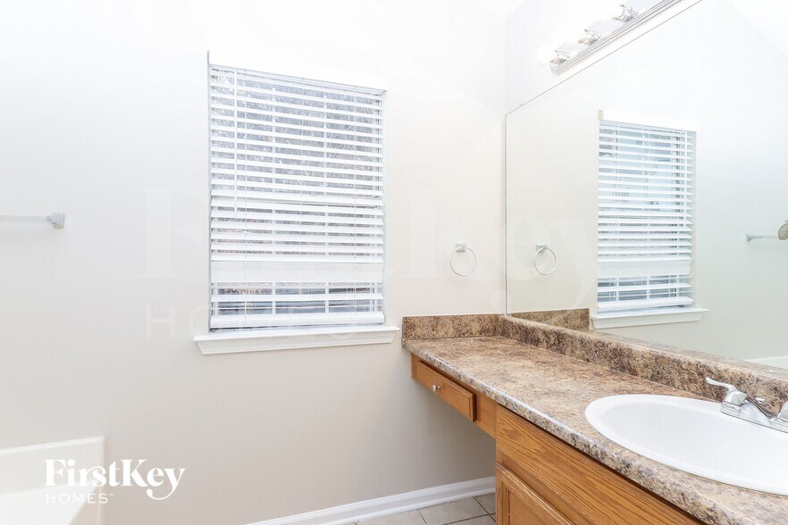 Building Photo - 5901 Green Meadow Way