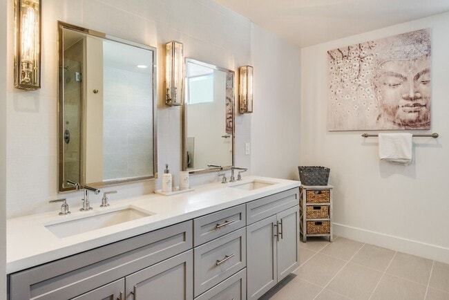 Building Photo - Newly build 3 bedroom South Redondo Townhome