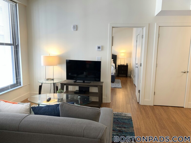 Building Photo - 8 Winter Pl