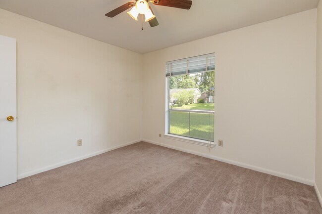 Building Photo - 2623 Longleaf Pines Ln