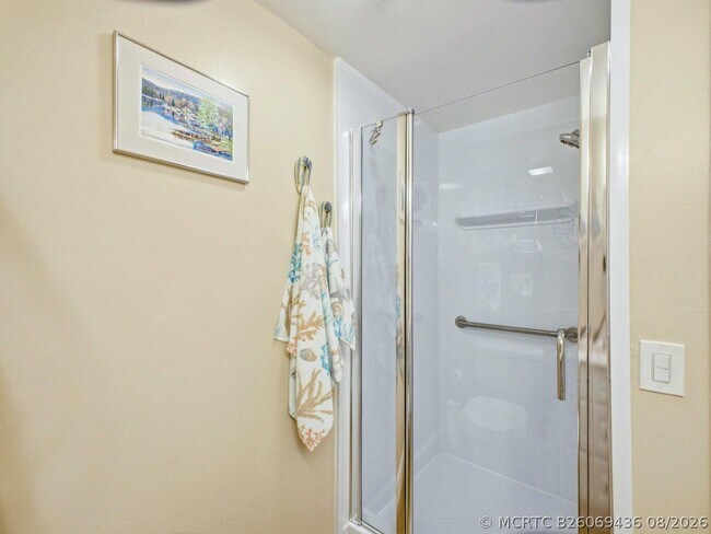 Building Photo - 755 Normandy Ln