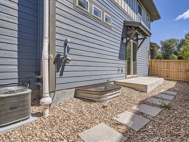 Building Photo - Spacious 4BR Home w/ Bonus Room in Cherry Creek School District!