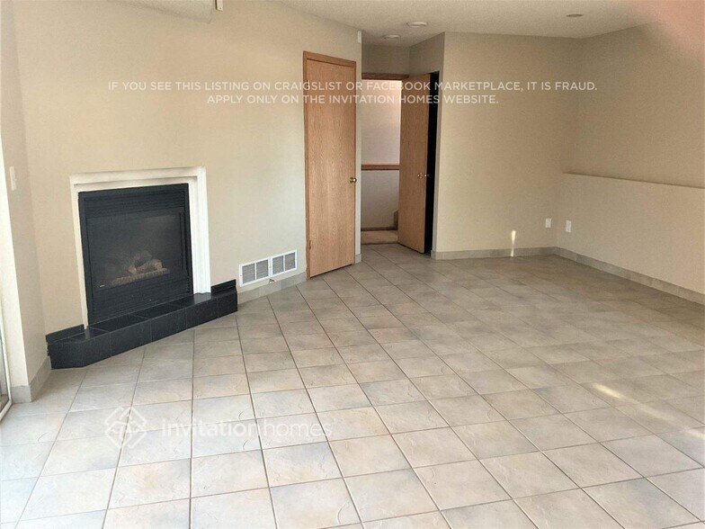Building Photo - 1442 Bay Dr SE