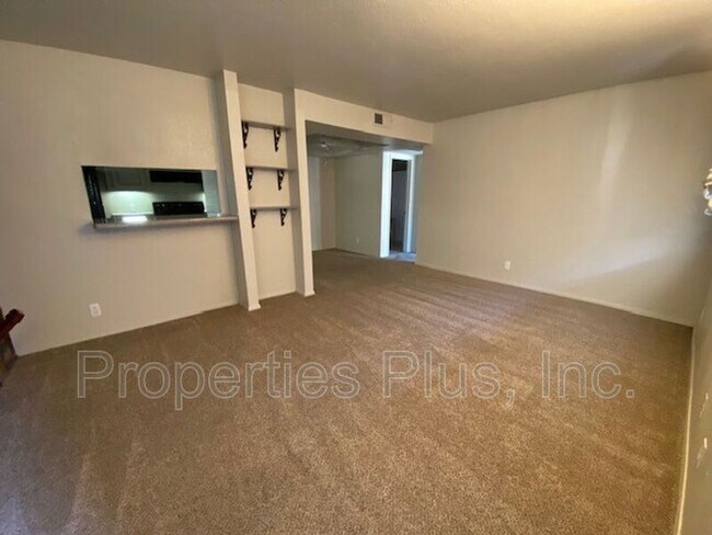 Building Photo - 6524 S Memorial Dr