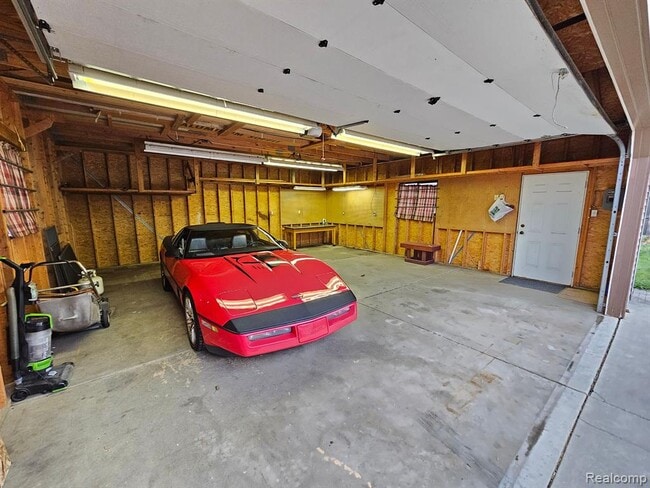 Building Photo - 5709 N Gulley Rd