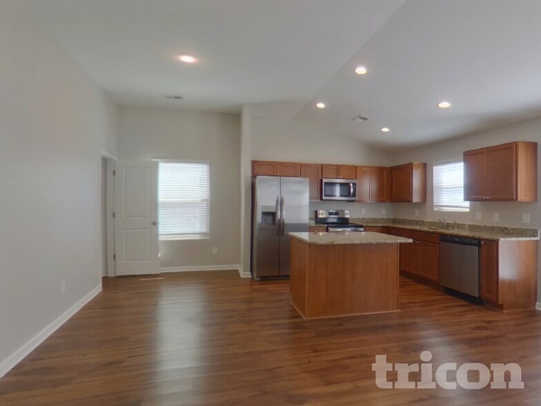 Building Photo - 711 Tallaran Rd