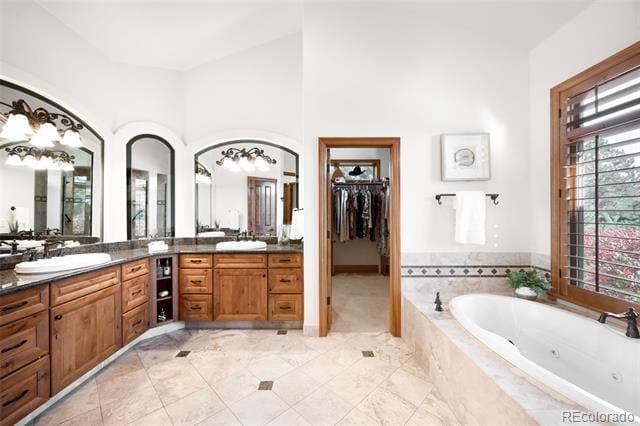 Building Photo - 1705 W Hinsdale Pl