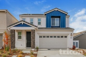 Building Photo - 2526 Gold Brk St