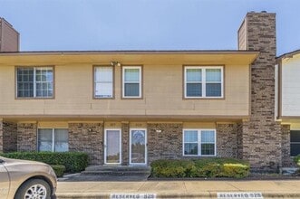 Building Photo - 929 Vedral Pl