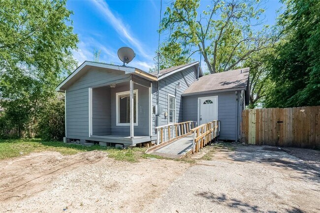 Building Photo - 4810 Carmen St