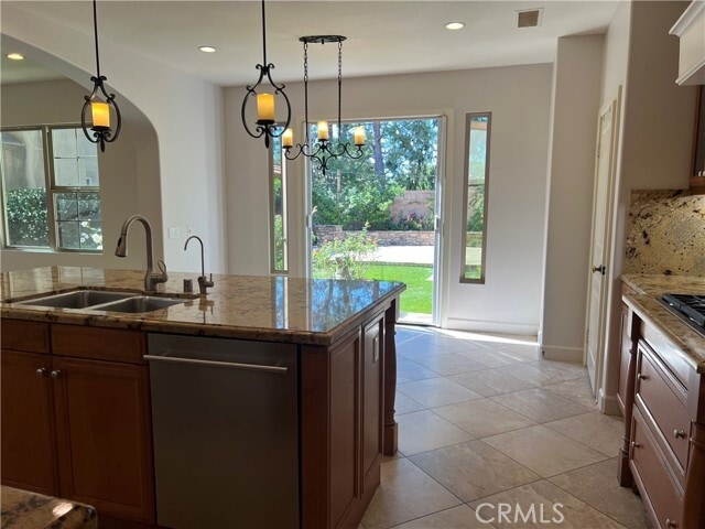 Building Photo - 27 Tree Clover