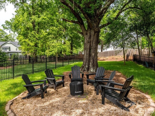 Building Photo - 1217 Drummond Ave