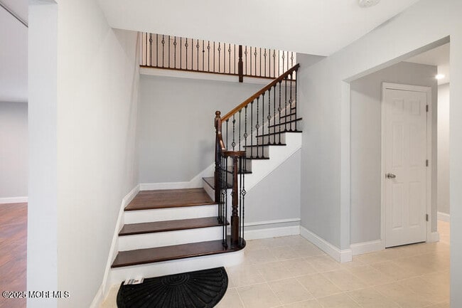 Building Photo - 370 Smithburg Rd