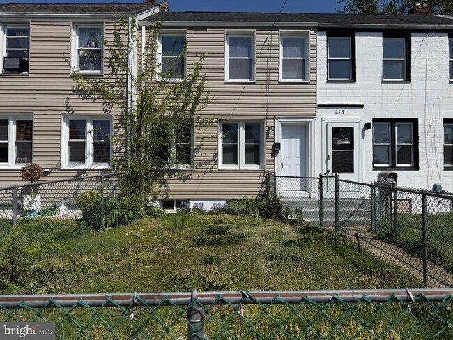 Building Photo - 1333 Sycamore Ave