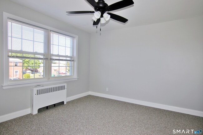 Building Photo - 6 Revere Dr