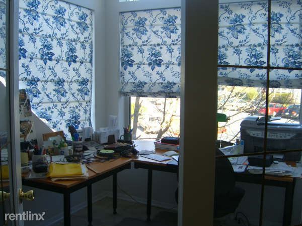 Building Photo - 3 br, 2 bath Condo - 7610 A Coachlight Lane,