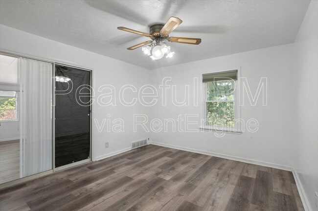Building Photo - 710 S 500 W