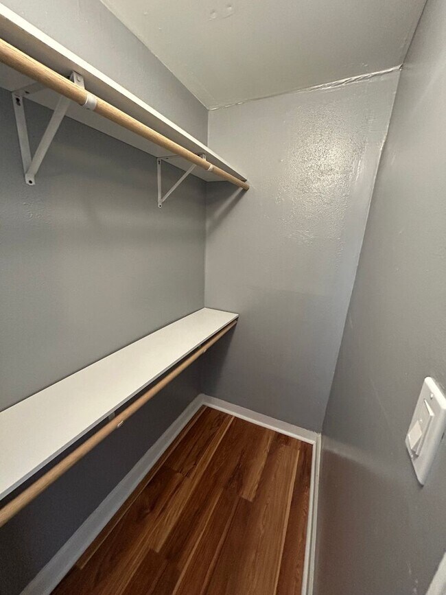 Building Photo - 2319 Observation Dr