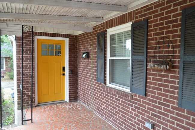 Building Photo - 1005 W Poinsett St