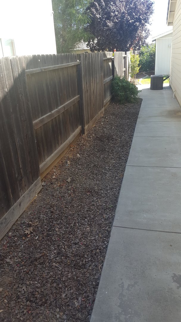 Building Photo - 4 Bedroom Home