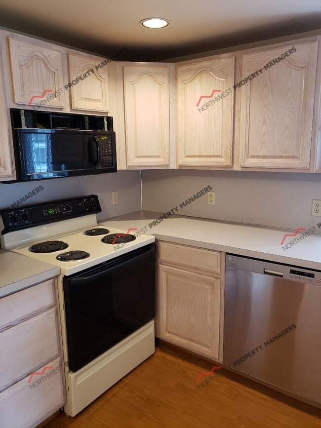 Building Photo - STATUS: AVAILABLE | R122 | $1895