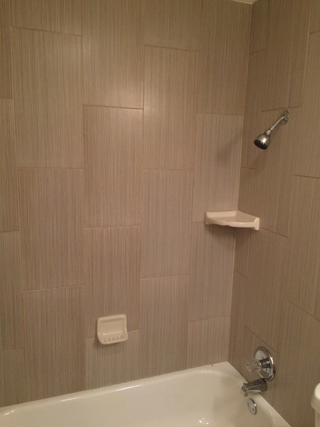 Building Photo - 1712 Poage Ave