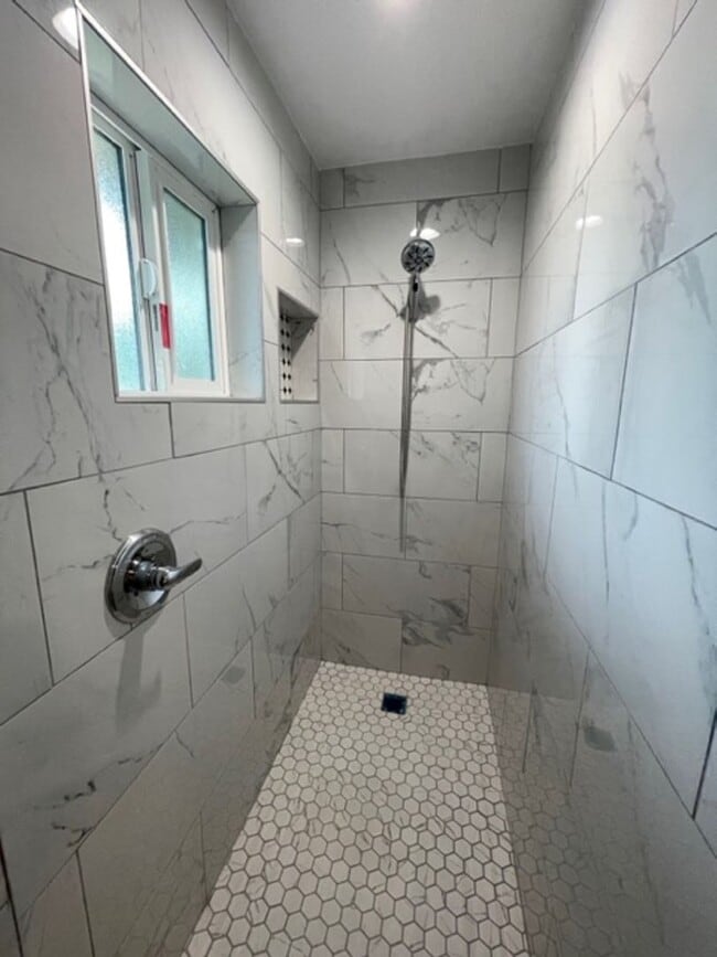 Building Photo - South 2nd- 4 Bed 2 Bath Remodeled Home in El Cajon!