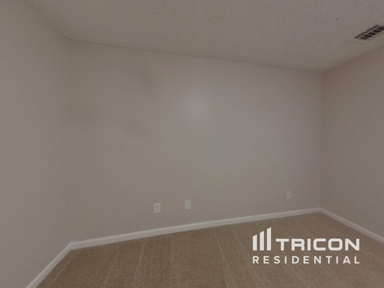 Building Photo - 100 Shadowbrook Trce