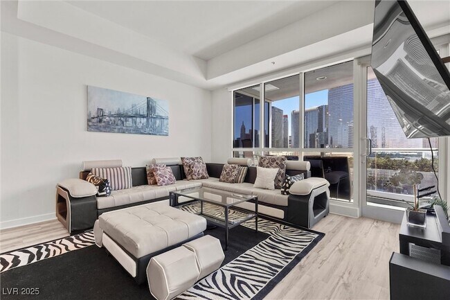 Building Photo - 4575 Dean Martin Dr