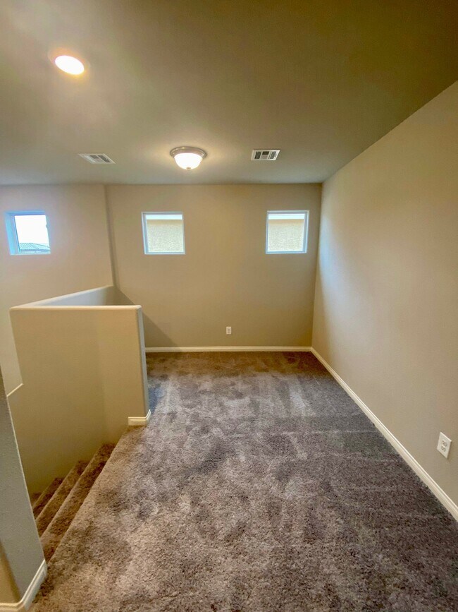 Building Photo - 3816 Antilia Ave