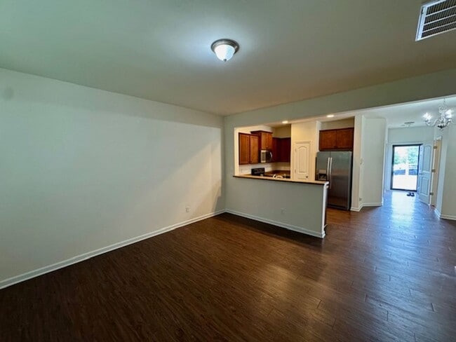 Building Photo - Crosstowne Townhome Available NOW!
