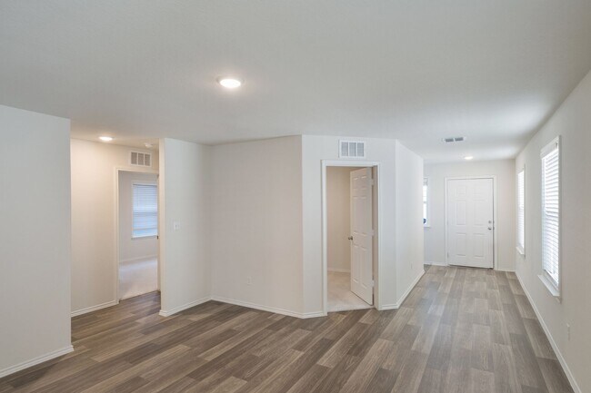 Building Photo - 3-Bedroom Home with Flexible Office Space