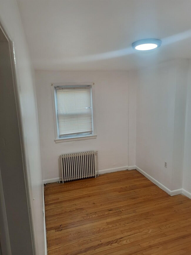 Building Photo - 6105 Meadowview Ave