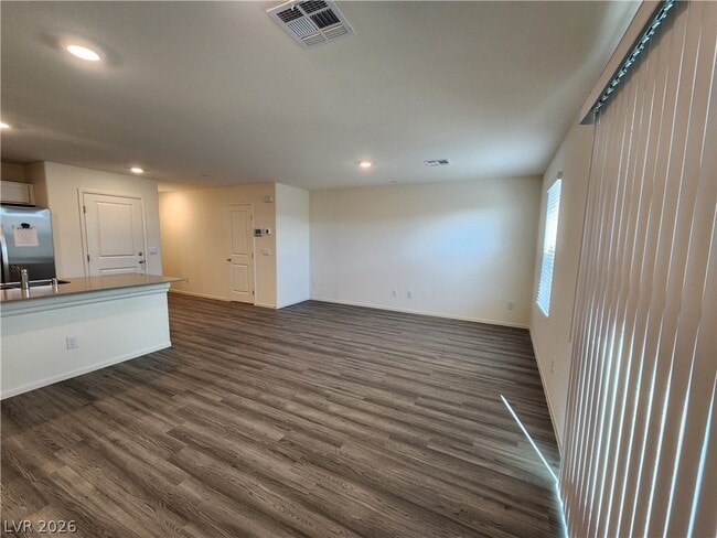 Building Photo - 6062 Lily Gdn St