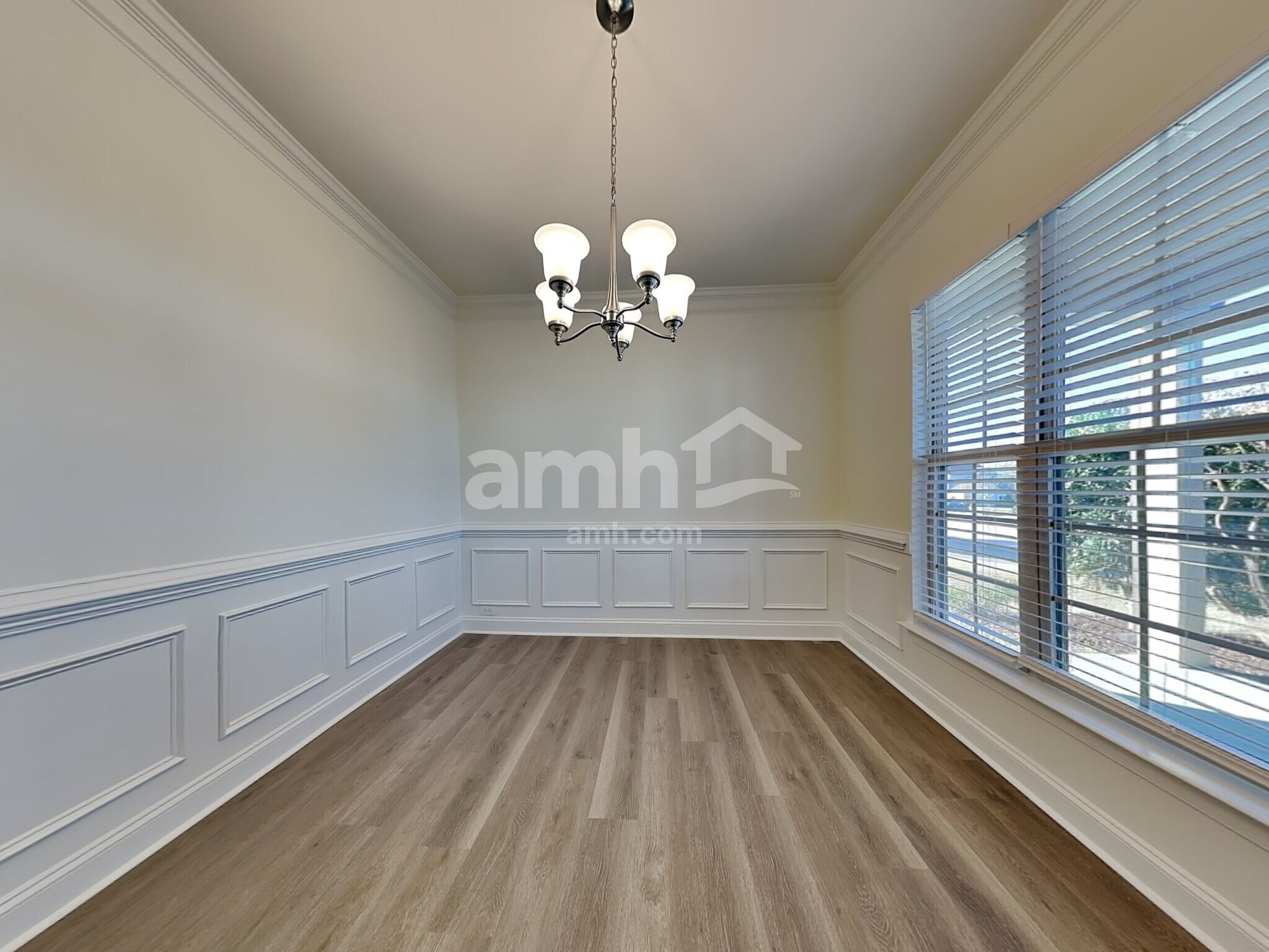 Building Photo - 806 Willow Tower Ct