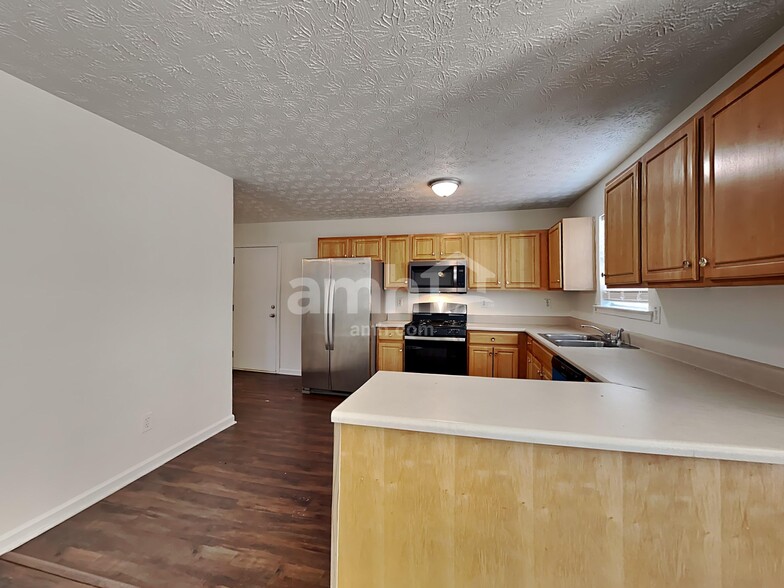 Building Photo - 750 Compton Ln