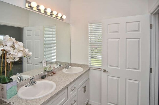 Building Photo - 13411 Hidden Palms Cv