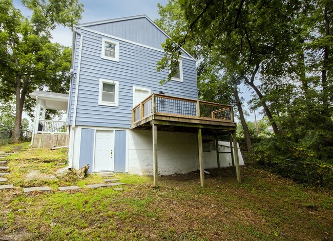 Building Photo - 2909 Topping Ave