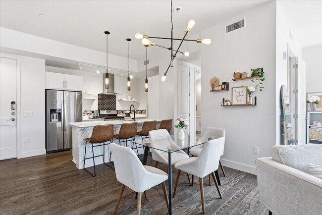 Building Photo - 3131 N Central Ave