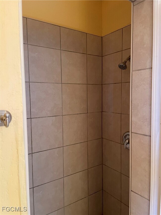 Building Photo - 2533 Deerfield Lake Ct