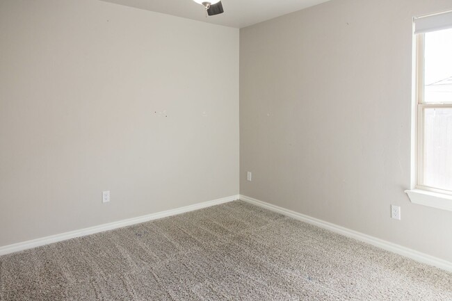 Building Photo - 3320 NW 187th Terrace