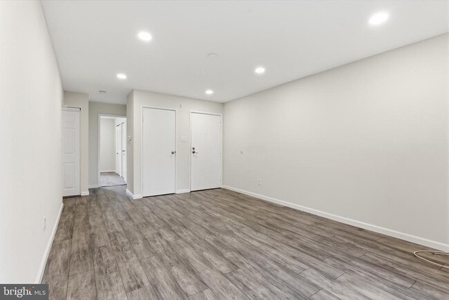 Building Photo - 598 Belmont Ave