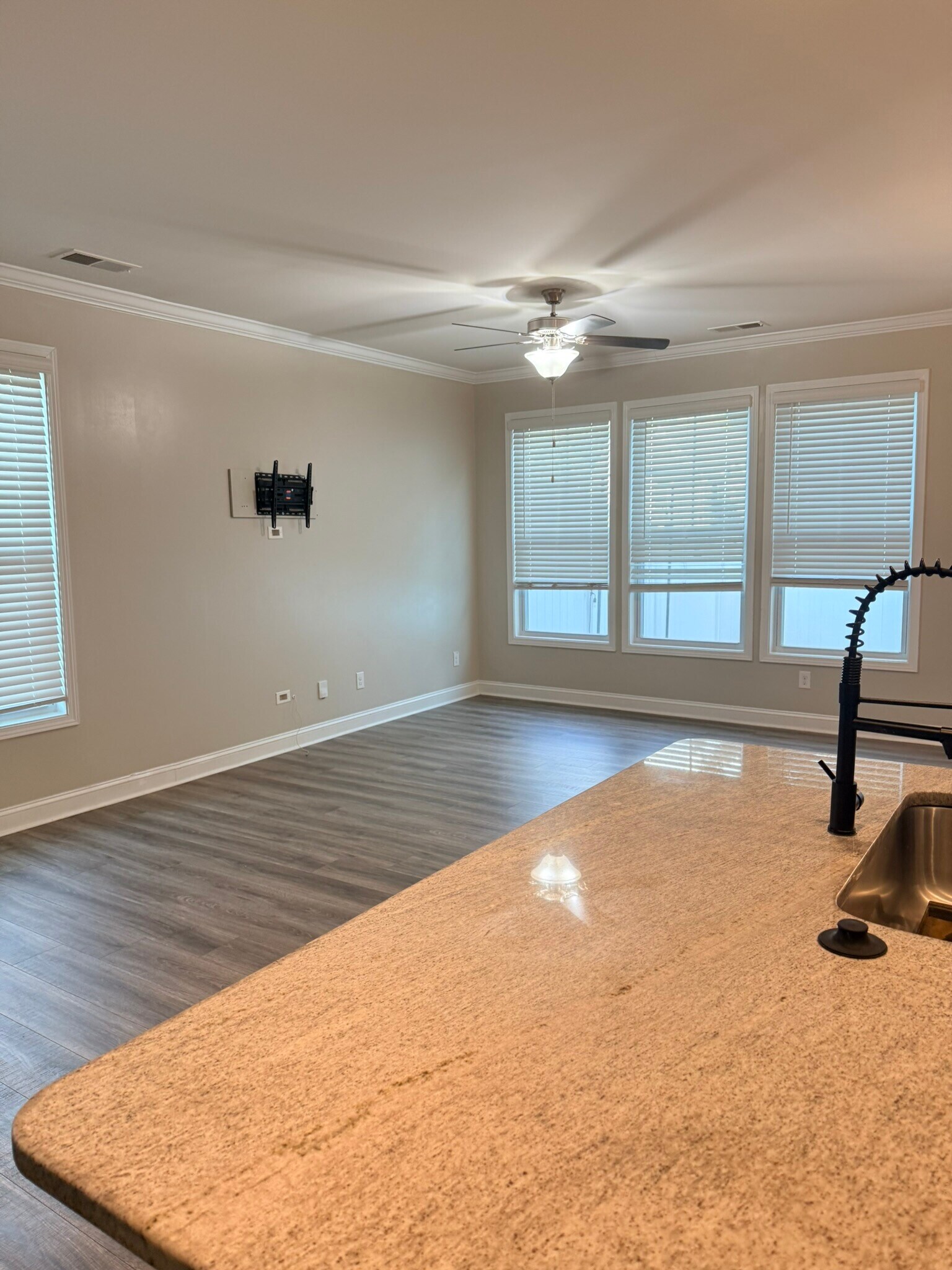 Building Photo - 726 Little Bluestem Dr