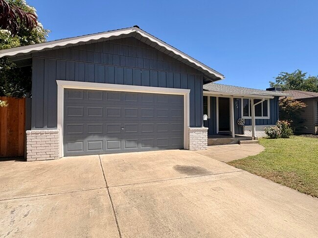 Building Photo - Great Single Story For Rent in Rio Linda CA! 3 Bedroom 1 Bathroom with large backyard